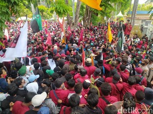 DPRD Sidoarjo Akan Perjuangkan Penolakan Omnibus Law dari Mahasiswa