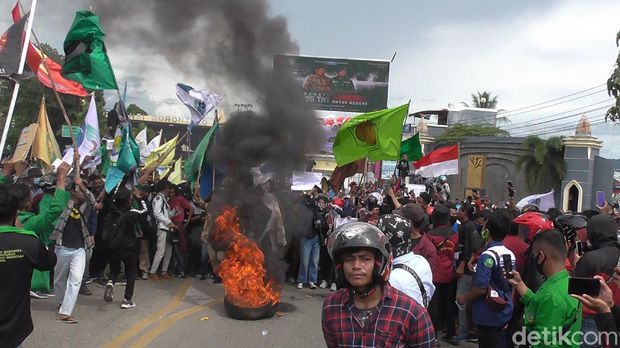 Demo ricuh di Gorontalo