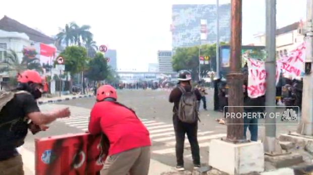 Demo Ricuh Tolak Omnibus Law