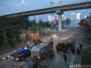 Lagi Banyak Demo, Jangan Pakai Kendaraan Mencolok Dulu