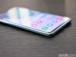 Unboxing Galaxy S20 FE, Ponsel Rp 10 Juta Berpenampilan Trendi