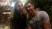Hidupnya pun mulai berubah kala ia bertemu dengan CR7. Dok. Instagram/georginagio
