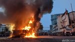 Giliran Pos Polisi Harmoni yang Dibakar Massa