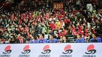 Tak hanya itu, pertandingan basket Yao Foundation Charity juga sudah dilaksanakan. Tampak ribuan penonton memadati stadion dan mendukung timnya dengan antusias. 
