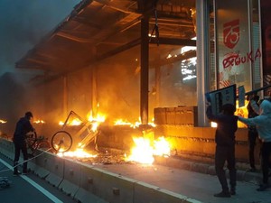 Dibakar Massa Demo, Ini Istimewanya Halte Bundaran HI yang Baru Diresmikan Tahun Lalu