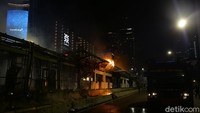 Massa hingga petang ini terkonsentrasi di berbagai titik di Jakarta. Setidaknya, ada massa di simpang Harmoni, Tugu Tani, Patung Kuda, dan Bundaran HI.