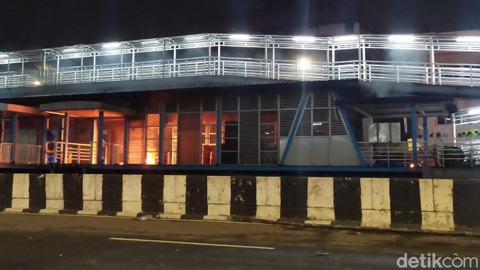 Halte TransJakarta Harmoni