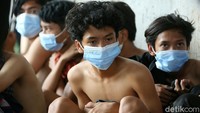 Puluhan remaja itu diamankan saat akan menuju ke Gedung DPR.