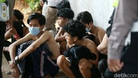 Para remaja yang masih pelajar ini kemudian dibawa ke Polres Metro Jakarta Pusat.