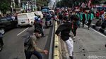 Jalan Medan Merdeka Timur Mulai Ramai Massa Aksi