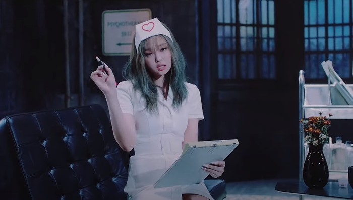 Jennie Blackpink di MV Lovesick Girls Jennie Blackpink Jadi Perawat di MV Lovesick Girls