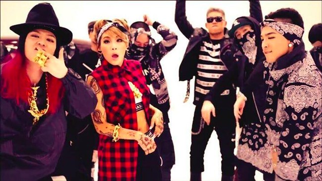 Mantan personel 2NE1, CL, dikritik karena berpakaian seperti chola girl di MV Baddest Female. Dalam budaya Meksiko, chola girl adalah sebutan untuk pacar atau adik perempuan dari anggota geng. Penampilannya dianggap sebagai perampasan budaya. Foto: Istimewa