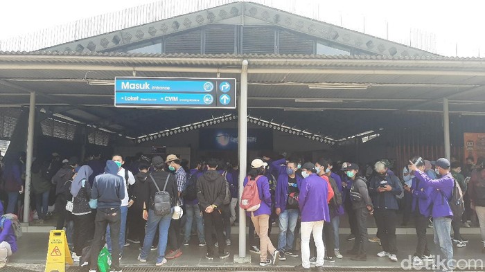 Mahasiswa Bogor bertolak ke jakarta untuk demo omnibus law