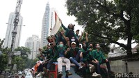 Mereka akan melakukan aksi didepan istana negara untuk dibatalkannya UU omnimbus law.  