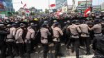 Massa Aksi Tolak UU Omnibus Law Kepung Harmoni