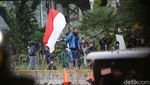Massa di Patung Kuda Ricuh