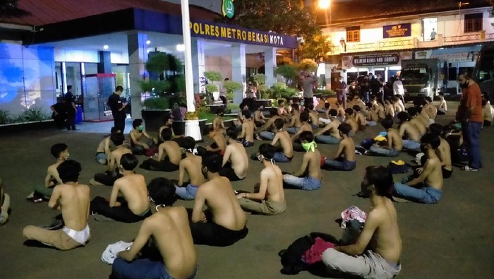Massa pelajar diamankan di Bekasi