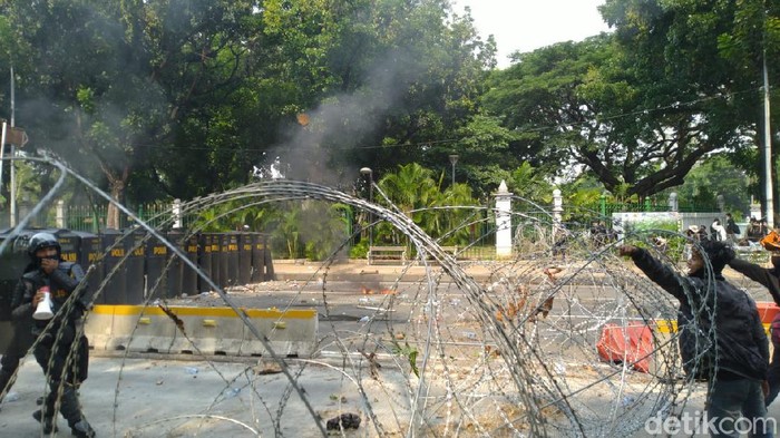 massa ricuh di Patung Kuda.