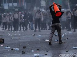 Video Polda Metro Tetapkan 54 Tersangka Demo Ricuh Omnibus Law