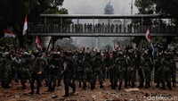 Hal ini dilakukan TNI untuk mencegah aksi anarkis.
