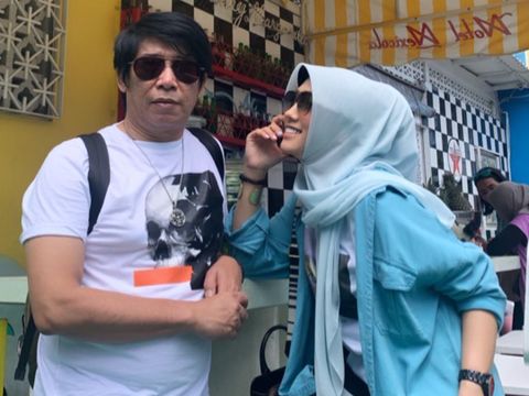 Diena sendiri merupakan istri kedua Parto, dahulunya Parto sempat dikabarkan poligami. Namun saat ini Diena adalah istri satu-satunya, karena Parto sudah resmi bercerai dengan istri pertamanya 10 tahun silam. (Foto: Instagram @dienz_36)