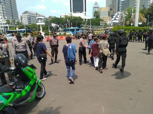 Hendak Demo di Patung Kuda Jakarta, 8 Remaja Diamankan-Buruh Diminta Bubar