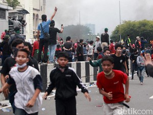 Dosen Ini Beri Nilai A Mahasiswanya yang Ikut Demo Omnibus Law