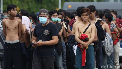 Polisi Amankan Puluhan Pelajar di Sekitar Istana