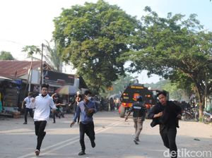 Massa Tolak Omnibus Law di DPRD Kaltim Dibubarkan, Pelaku Perusakan Ditindak