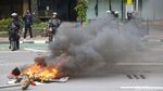 Polisi Pukul Mundur Massa Anarkis di Patung Kuda