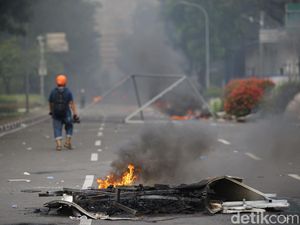 Tumpah Ruah Kritikan untuk Aksi Tolak Omnibus Law Berujung Kericuhan