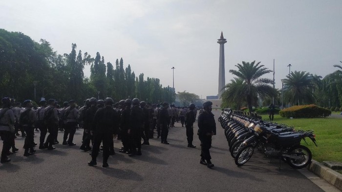 Polisi-TNI bersiaga depan Istana jelang demo mahasiswa (Foto: Luqman/detikcom)
