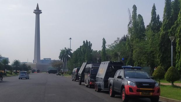 Polisi-TNI bersiaga depan Istana jelang demo mahasiswa (Foto: Luqman/detikcom)