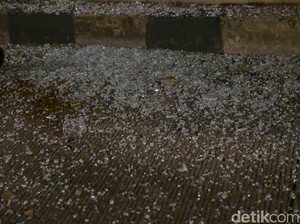 CNN Indonesia Ungkap Jurnalisnya Dipukul Polisi Saat Liput Demo UU Ciptaker