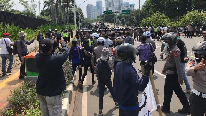 Puluhan remaja diamankan di sekitar DPR