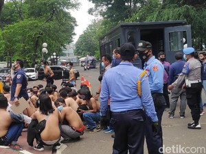 Polisi Amankan Puluhan Remaja di Sekitar Gedung DPR