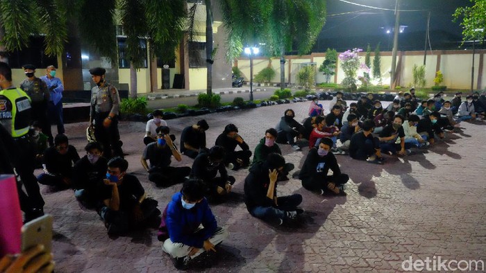 Ratusan remaja diamankan polisi di Karawang, puluhan di antaranya positif narkoba