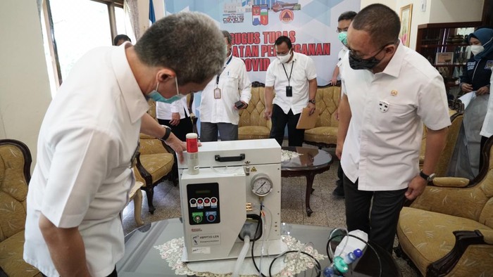 Sekjen PAN Berikan Bantuan Ventilator dan Ribuan Masker Untuk RSUD Kota Bogor, Kamis (8/10/2020).