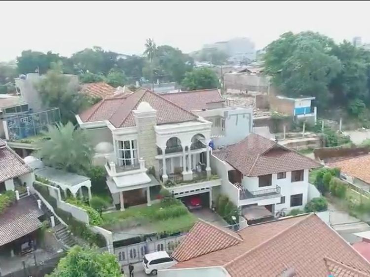 Foto: Rumah Mewah Denny Cagur, Ada Lift dan Ruang Karaoke Rp 250 Juta