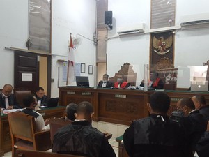Hakim Perintahkan Muannas Alaidid Dihadirkan di Sidang Ruslan Buton