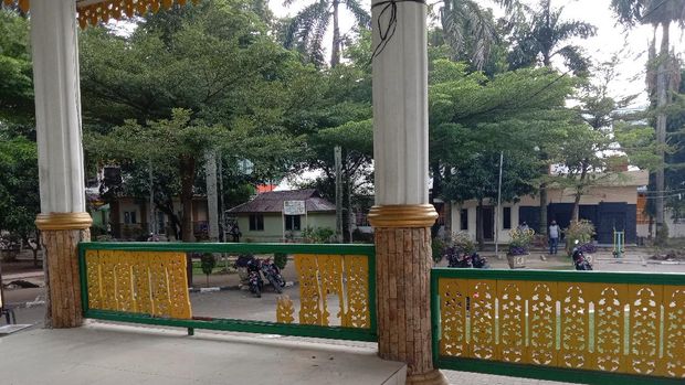 Sejumlah fasilitas di Lapangan Merdeka Medan dirusak (Ahmad Arfah-detikcom)