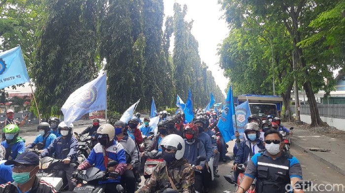 Serikat Pekerja Jemput Buruh dari Pabrik ke Pabrik di SIER