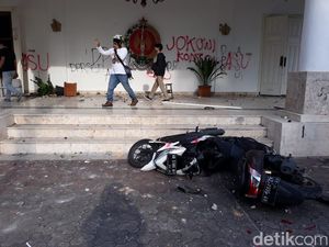 Rangkuman Lengkap Demo Berakhir Rusuh di Jateng-DIY Kamis Kemarin