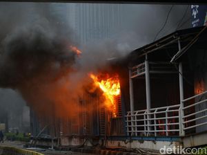 Fasilitas di DKI yang Dirusak Massa Hingga Petang Ini: Pospol hingga Halte