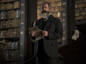 Sinopsis The Professor and the Madman yang Tayang di Mola TV