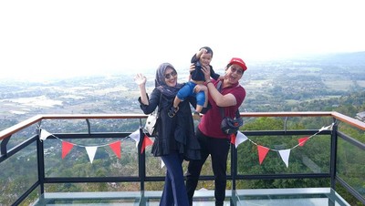 Liburannya Tommy Kurniawan Seperti Apa, Ya?