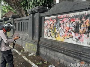 Jejak Vandalisme Dalam Aksi Demo Tolak Omnibus Law di Kota Malang
