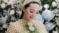 Wajah cantik Zaskia Gotik menjadi sorotan dalam. Foto: Instagram @vamosfotografia, @ ferry_makeupartist, @@bejeee, @intendewangga.official