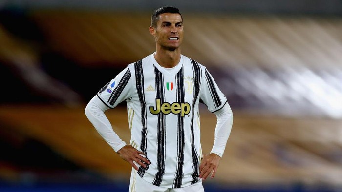 ROME, ITALY - SEPTEMBER 27:  Cristiano Ronaldo of Juventus reacts during the Serie A match between AS Roma and Juventus at Stadio Olimpico on September 27, 2020 in Rome, Italy.  (Photo by Paolo Bruno/Getty Images)
