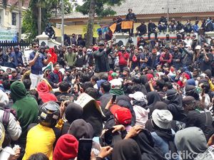 DPRD Bojonegoro Sebut Isi UU Cipta Kerja Omnibus Law Rugikan Buruh